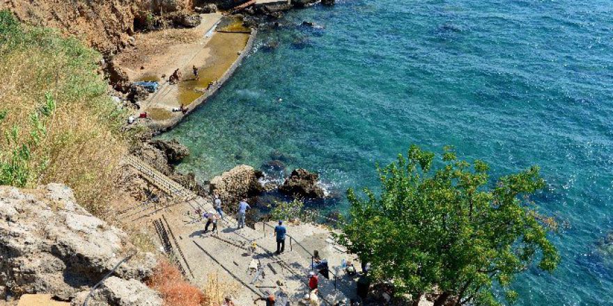 Falezlere Merdiven Ve Köprü