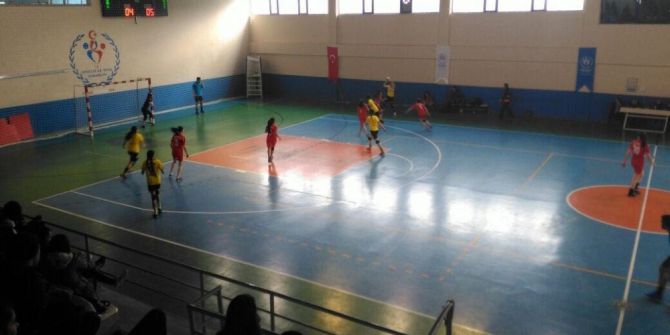 Tatvan’da Hentbol Bölge Şampiyonası