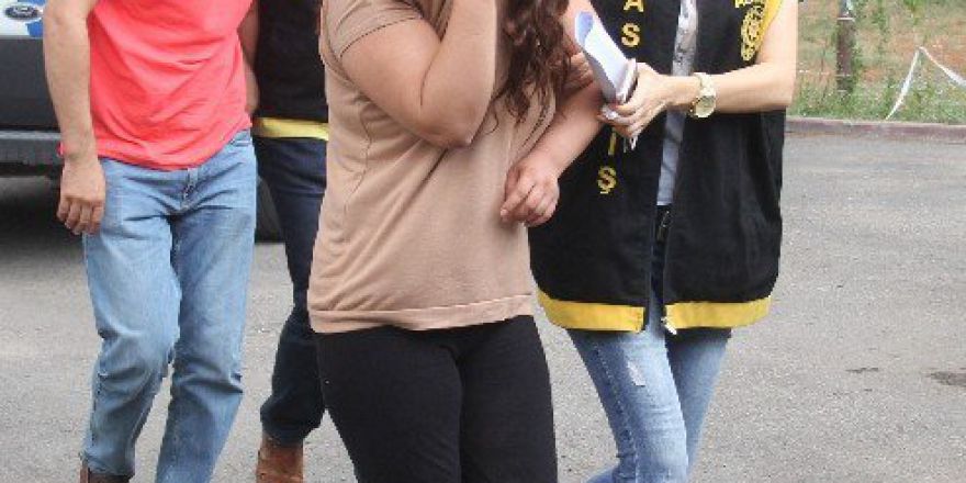 Sevgililer Fuhuş Operasyonunda Yakalandı