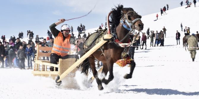 1. Ahir Dağı Atlı Kızak Yarışması Sona Erdi