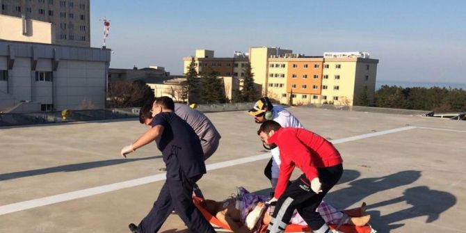 Tüfekle Vurulan Genç Ambulans Helikopterle Hastaneye Kaldırıldı