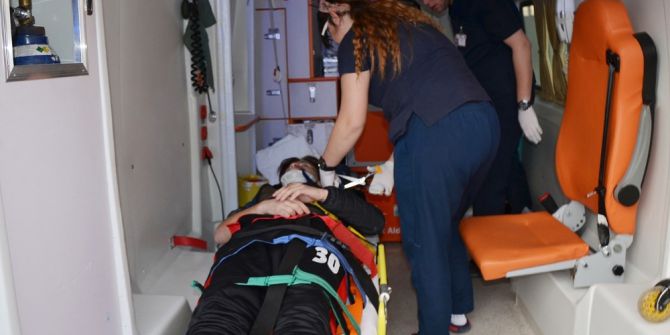 Milas’ta İki Motosiklet Çarpıştı; 3 Yaralı