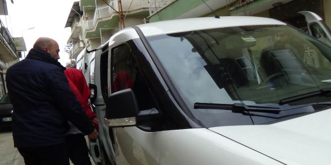 Utangaç Hırsız Tanınmamak İçin Polisten Yardım İstedi