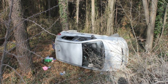 Şarampole Uçan Otomobilden Burnu Bile Kanamadan Çıktı