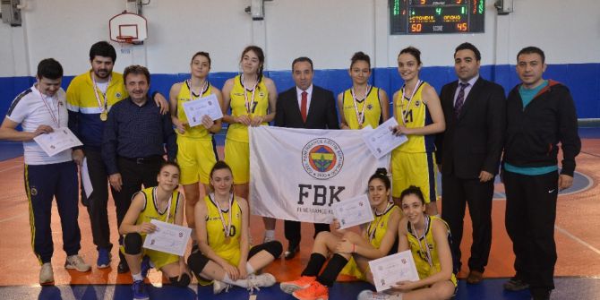 Basketbol Gençler Yarı Final Müsabakaları Sona Erdi