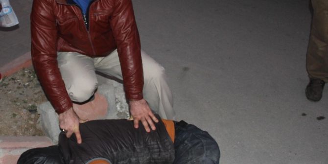 Hırsızı Kovaladı, Yakaladı, Polise Teslim Etti