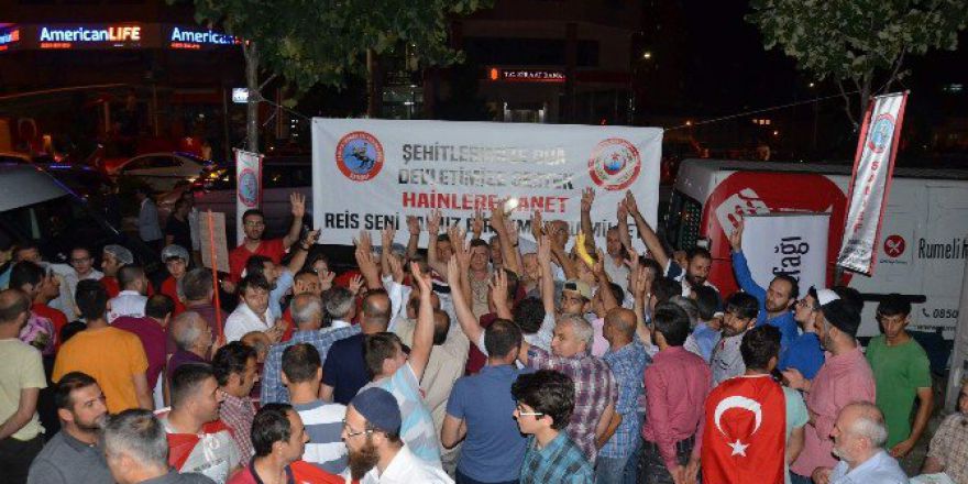 Bursa’da Demokrasi Şehitleri İçin Mevlit Okutuldu