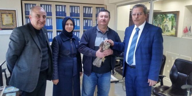 Yaralı Şahine Ak Parti’li Başkan Sahip Çıktı