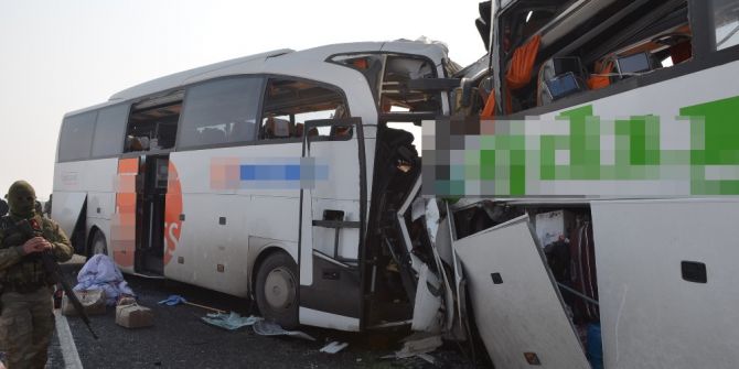 İki Otobüs Kafa Kafaya Çarpıştı: 7 Ölü, 16 Yaralı
