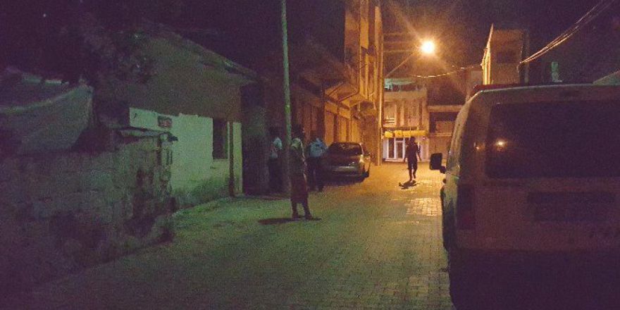 Mahallenin Gençleri Suriyelilere Tuz Ruhu İle Saldırdı