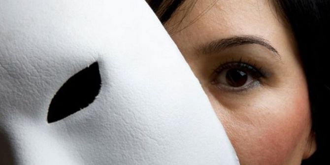 Sürekli Yalan Söylemek ’Mitomani’ye İşaret