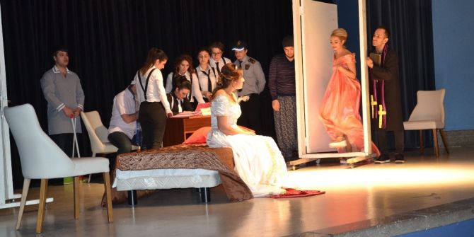 Uedaş Kimsesiz Çocuklar İçin Sahne Aldı