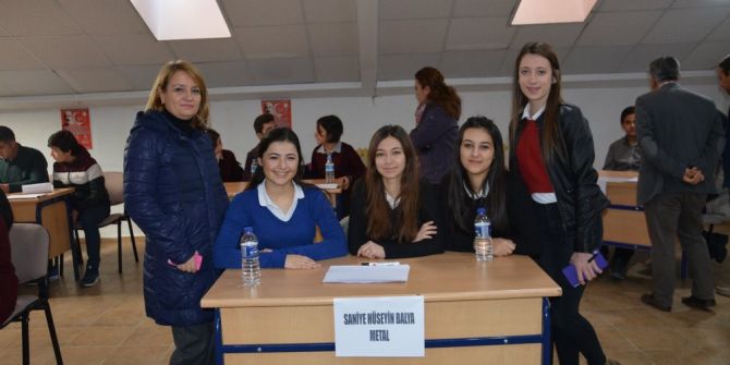 Edremit’te Edebiyat Rüzgarları Tüm Hızıyla Esmeye Devam Ediyor.