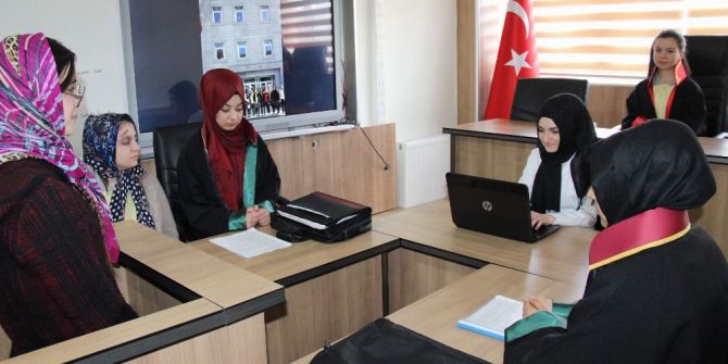 Hem Pratik Hem De Teorik Eğitim Görüyorlar