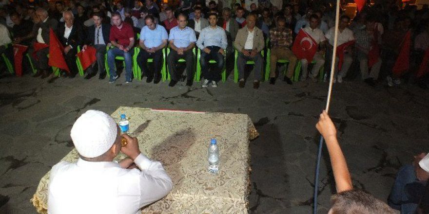 Malazgirt Demokrasi Nöbetinde Şehitler İçin Dua