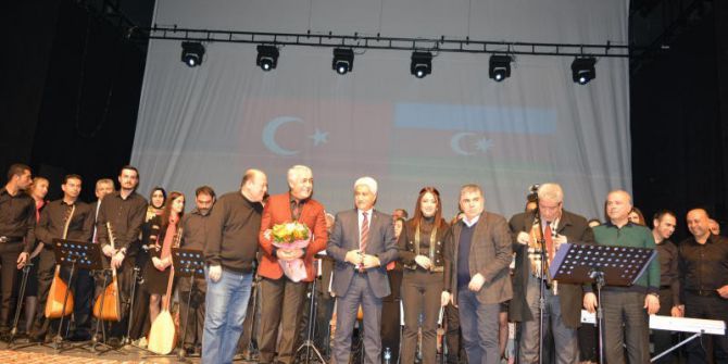 Azeri Türkülerine İlgi Büyüktü