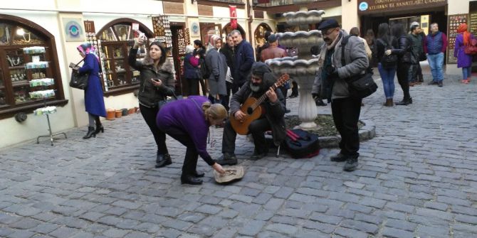 Odunpazarı’nın İlkokul Mezunu Marifetli Gitarcısı