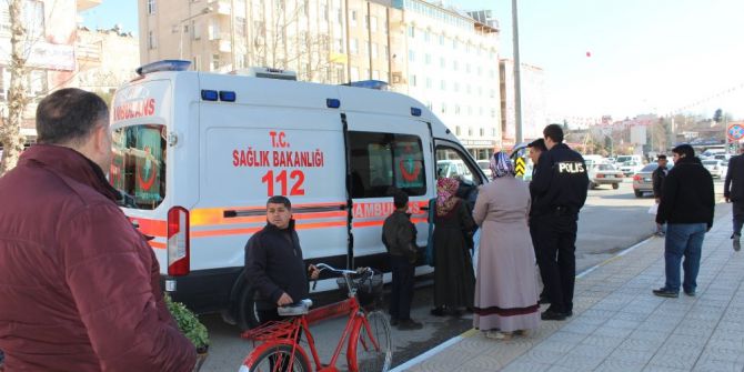 Otomobil Yayaya Çarptı: 1 Yaralı