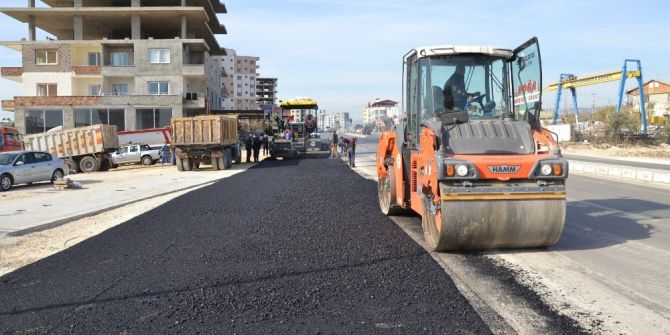Erdemli’de Asfalt Çalışmaları Sürüyor