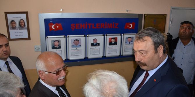 5 Polis Şehit Veren Köyün Öğrencilerine Polisten Giyecek Yardımı