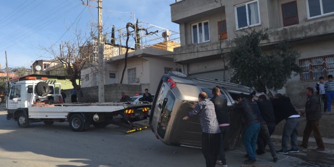 Hafif Ticari Araç Takla Attı: 1 Yaralı