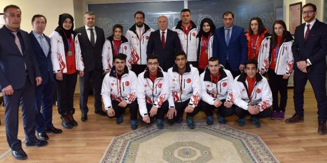 Eyof’un Yıldızlarından Başkan Sekmen’e Ziyaret