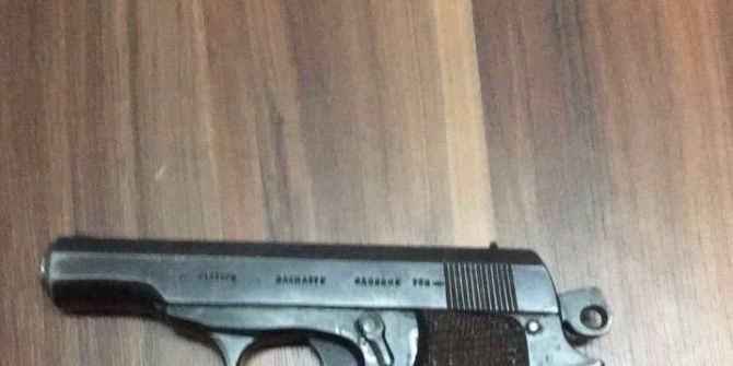 Salihli’de Ruhsatsız Tabanca Yakalandı