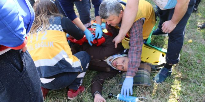 Motosiklet Kaldırıma Çarpıp Takla Attı: 1 Yaralı