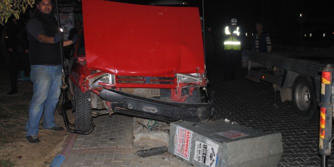 Aydın’da 6 Ağacı Deviren Araç Trafoya Çarpınca Durabildi