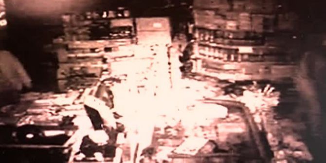 1 Buçuk Dakikada 10 Bin Liralık Sigarayı Çaldılar