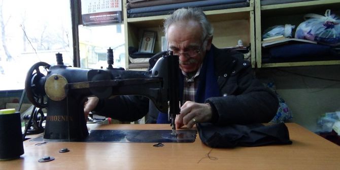 Yıllarca Ekmek Parası Kazandığı Dikiş Makinesi İle Aynı Yaşta
