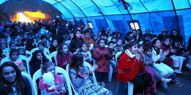 Bucalı Çocuklar Çadır Tiyatrosunu Çok Sevdi
