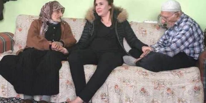 Kaymakam Uçar Yaşlı Çifti Ziyaret Etti