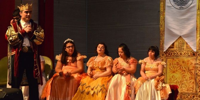 Zihinsel Engelliler Tiyatroyla Engelleri Aştılar