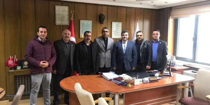 Melikgazi’den Başarılı Öğrencilere Satranç Takımı