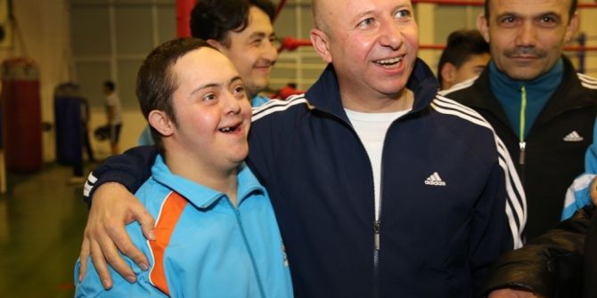 Kocasinan Belediyesi Semt Konaklarından Engellilere Destek