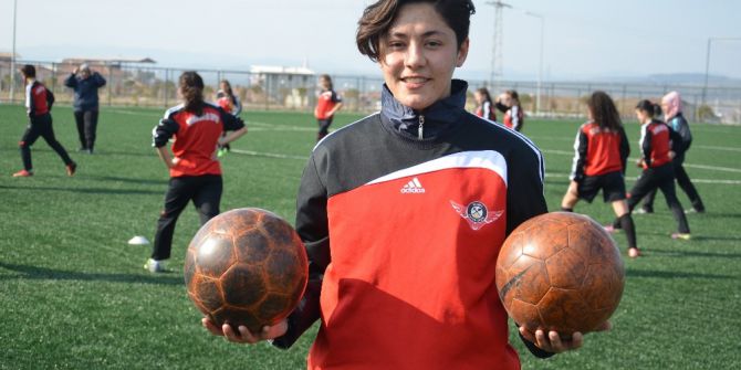 Berfin Demir: "Soma Faciasından Çok Etkilenmiştim, Ama Elimden Bir Şey Gelmemişti"