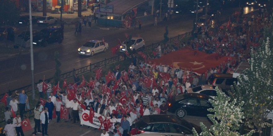 Yıldırım Demokrasiye Yürüdü