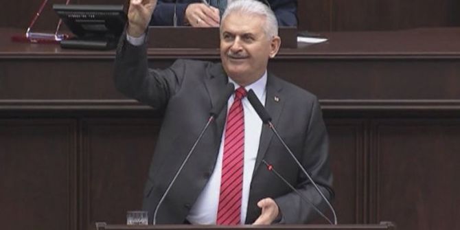 Başbakan Yıldırım’dan, Grup Toplantısında Bozkurt İşareti