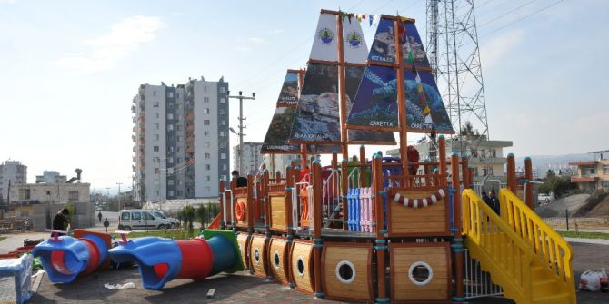 Erdemli’de Çocuklar İçin İkinci Gemi Park Yapıldı
