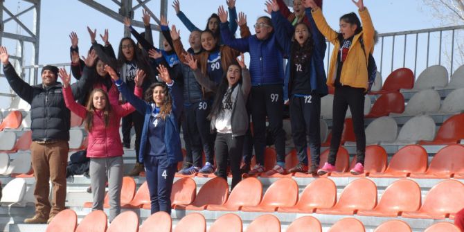 Erkekler Sustu, Kızlar Coştu