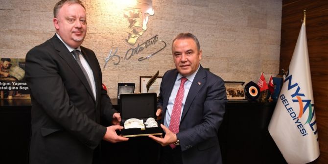 Rusya Başkonsolosu Rogoza’dan Başkan Böcek’e Teşekkür Ziyareti