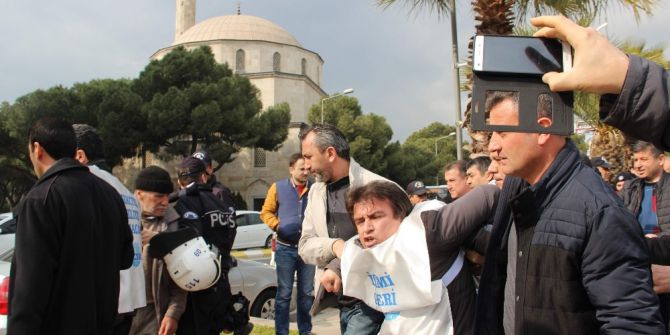 Aydın’da Eğitim-sen Eylemine Polis Gözaltıya Devam Ediyor