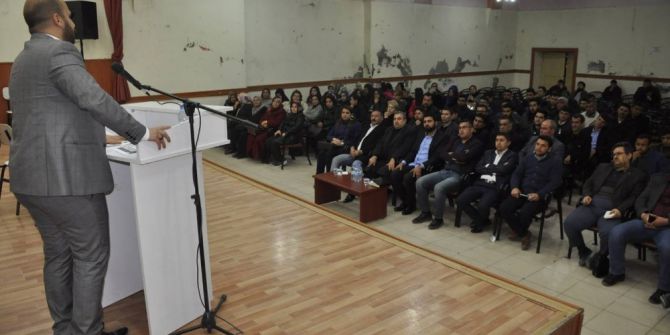 Birecik’te Cumhurbaşkanlığı Hükumet Sistemi Ve Yeni Anayasa Değişikliği Anlatıldı