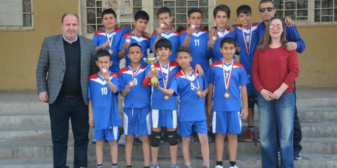 Söke Sazlı Ortaokulu’nun Voleybol Başarısı