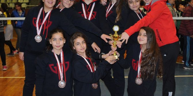 Gaziantep Kolej Vakfı’nın Voleybol Başarısı