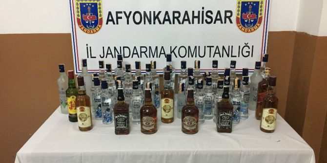 Jandarma Sahte İçki Ve Ruhsatsız Tabanca Ele Geçirdi