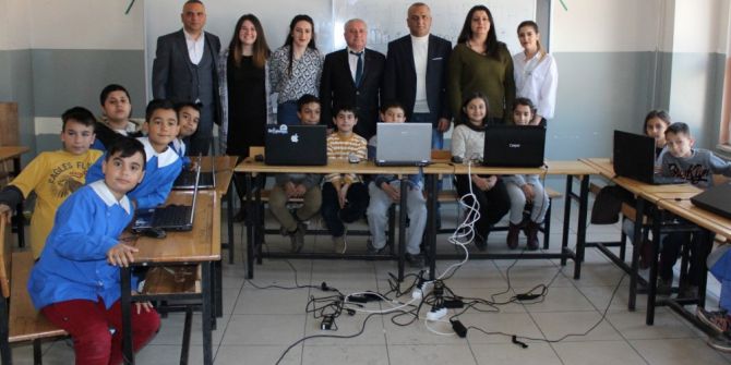 Edirne’de ‘Minik Parmaklar Geleceği Programlıyor’