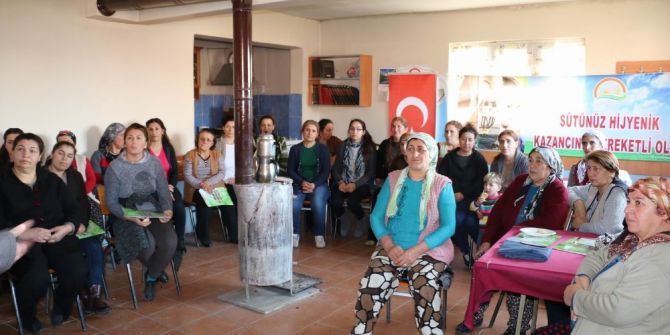 Kadın Çiftçilere Hijyenik Süt Üretimi Kursu