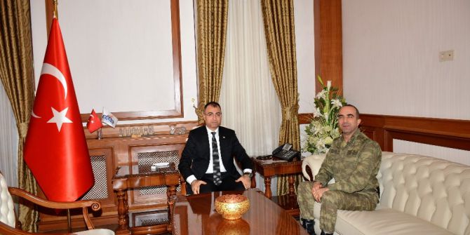 Tuğgeneral Sayat Vali Toprak’ı Ziyaret Etti